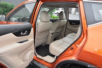 2017款奇骏2.5L自动CVT七座领先版 4WD