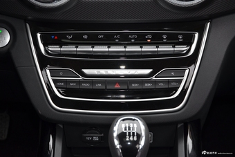 2018款北汽绅宝智行1.5T手动精英版