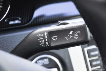 2016款迈腾1.8T自动TSI智享豪华型 幻影黑