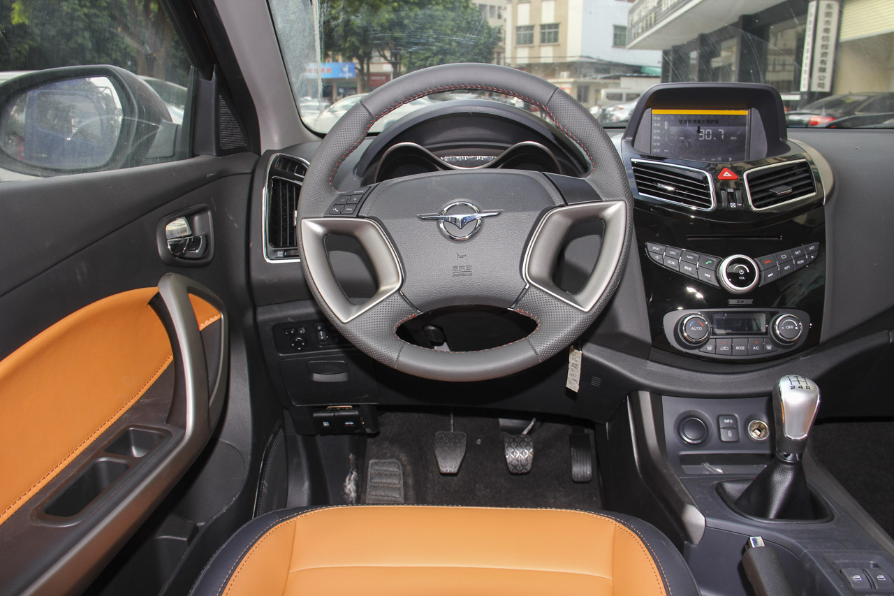 2015款海马S5 1.6L手动智能豪华型