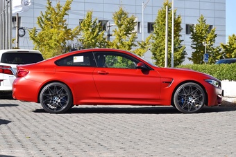 2018款宝马M4 3.0T 双离合双门轿跑车迷限量版