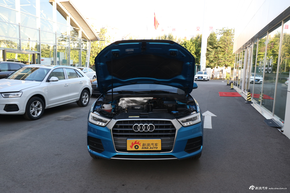 2018款奥迪Q3 30周年年型 35 TFSI时尚型