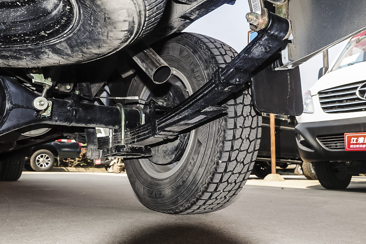 2014款瑞铃2.5T手动标准型标双排4B2-95C43