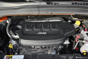 2017款自由侠2.0L自动四驱越能版