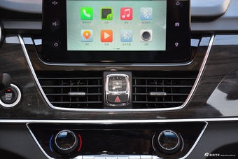 2017款宝骏560 1.5T DCT旗舰型7座