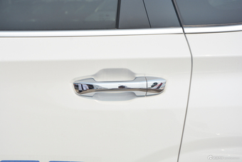 2017上汽大通D90 2.0T自动四驱北极星