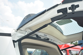 2017上汽大通D90 2.0T手动两驱火星