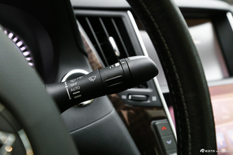 2016款英菲尼迪Q50L 2.0T自动豪华版 