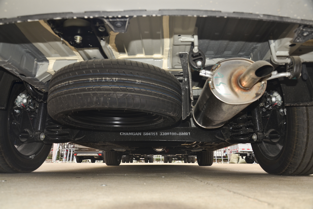 2017款长安欧尚A800 1.6L手动豪华型