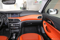 2017款英菲尼迪QX30 2.0T自动四驱运动版