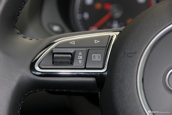 2017款奥迪Q3 2.0T自动35 TFSI风尚型