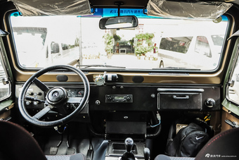 2016款BJ 212 2.0L手动三角门四驱豪华型 国V图片