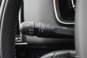 2017款雪铁龙C6 1.8T自动尊贵型