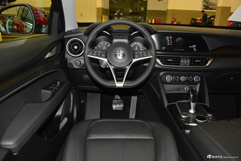 2017款Stelvio 2.0T 200HP自动豪华版
