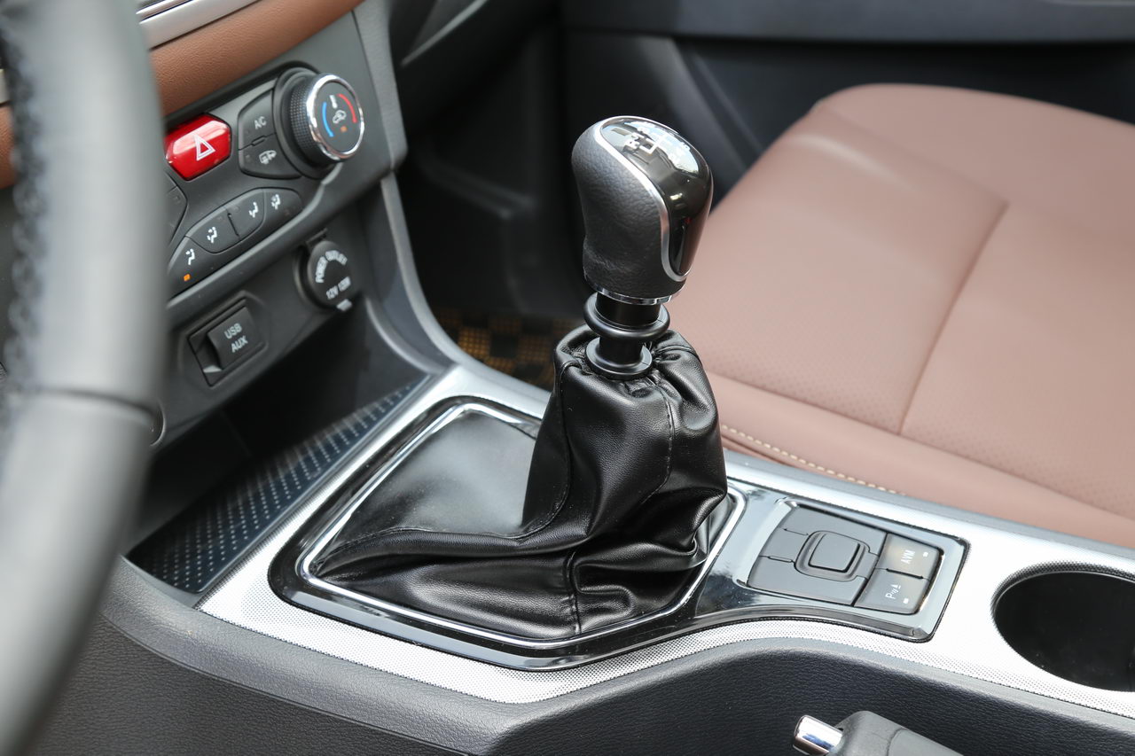 2016款领主 2.5T手动两驱超豪华型