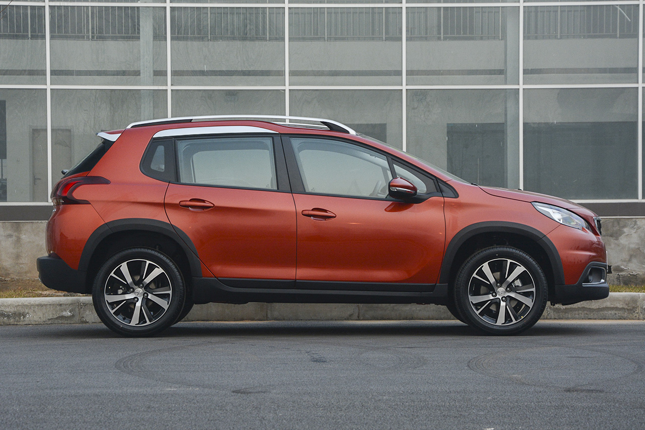 2018款标致2008 1.6L自动时尚版