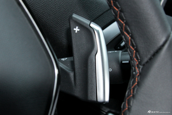 2017款标致5008 1.6T自动350THP精英版7座