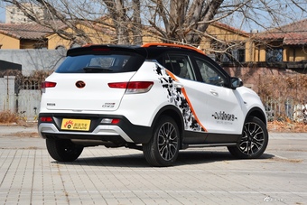 2018款东南DX3 1.5L手动户外版尊贵型