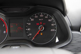 2016款宝骏310 1.2L手动舒适型