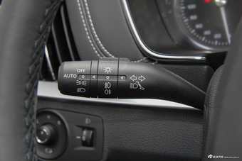 2018款荣威RX5 2.0T 30T自动两驱互联网智享版