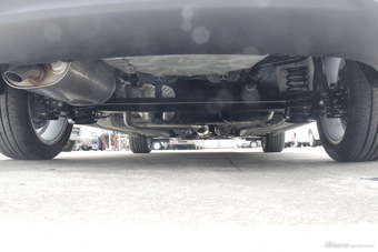 2016款艾瑞泽5 1.5L自动领锐版 秀色金