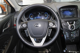 2015款比亚迪秦1.5T自动双冠旗舰版