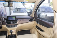 2017款宝骏730 1.5T手动时尚型7座