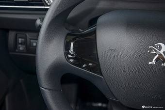 2016款标致308 1.6L自动时尚版