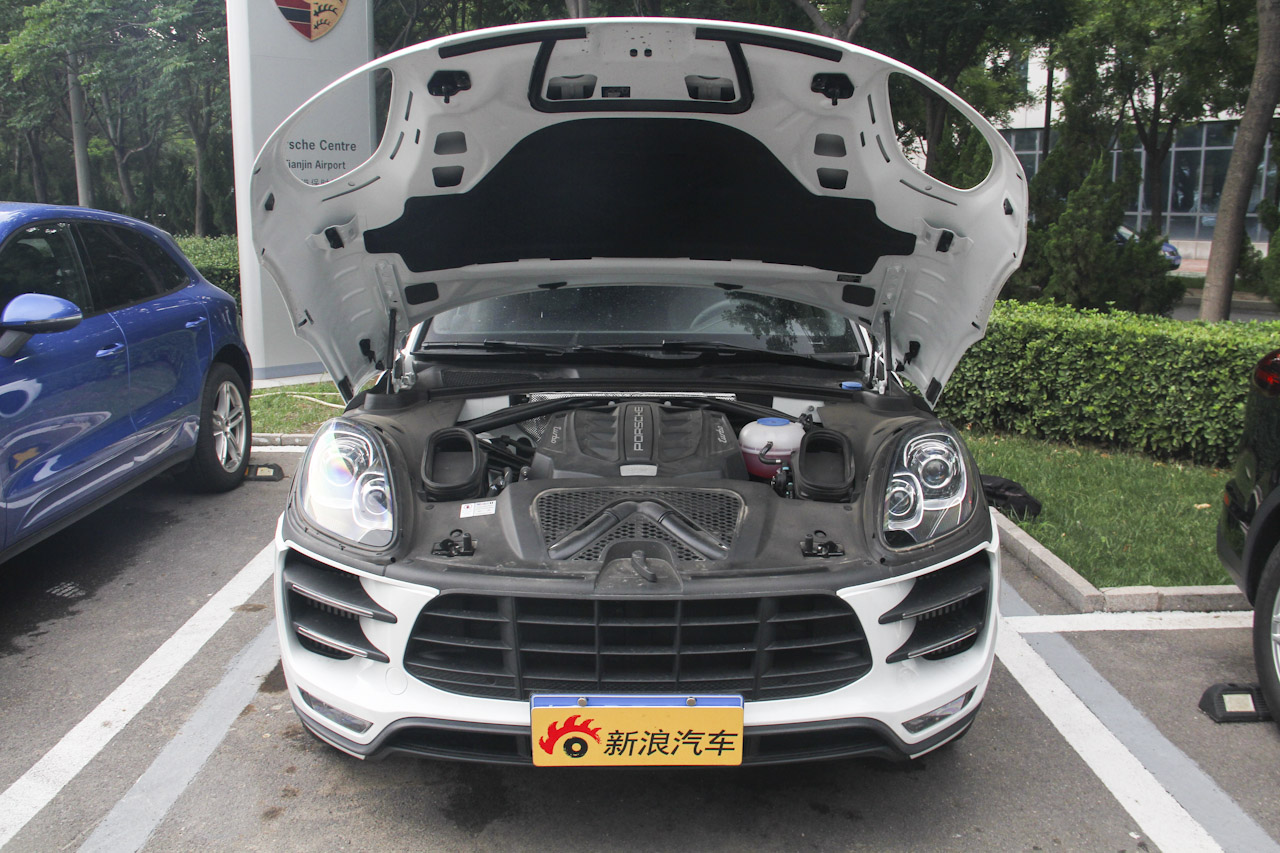 2017款Macan Turbo 3.6T自动图片
