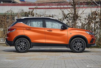 2016款东南DX3 1.5L 手动旗舰型