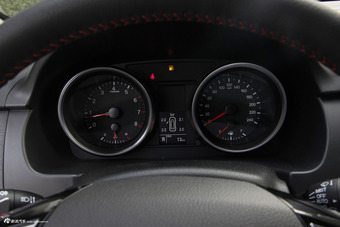 2017款哈弗H6运动版1.5T自动两驱尊享型红标