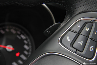 2017款改款奔驰C级C200L 2.0T自动运动版