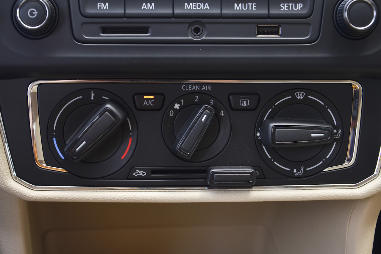 2017款桑塔纳浩纳1.6L自动豪华版