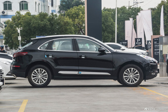 2017款众泰SR9 2.0T自动极致之心版