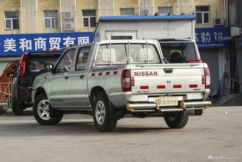 2011款D22皮卡 2.4L手动汽油两驱标准型