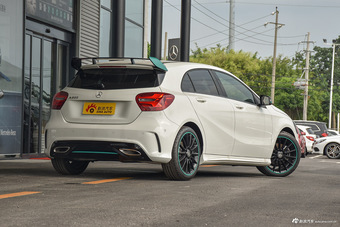 2016款奔驰A级 A200 1.6T自动赛道版