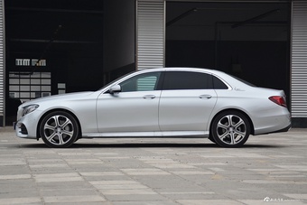 2016款奔驰E级E300L 豪华型