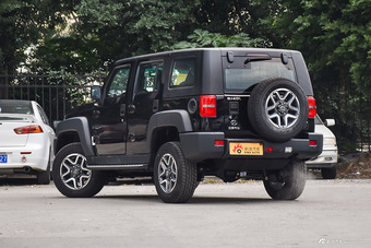 2016款北京BJ40L 2.3T自动四驱尊享版