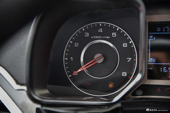 2016款大迈X5 1.5T手动精英7座型 国五 慕尼黑