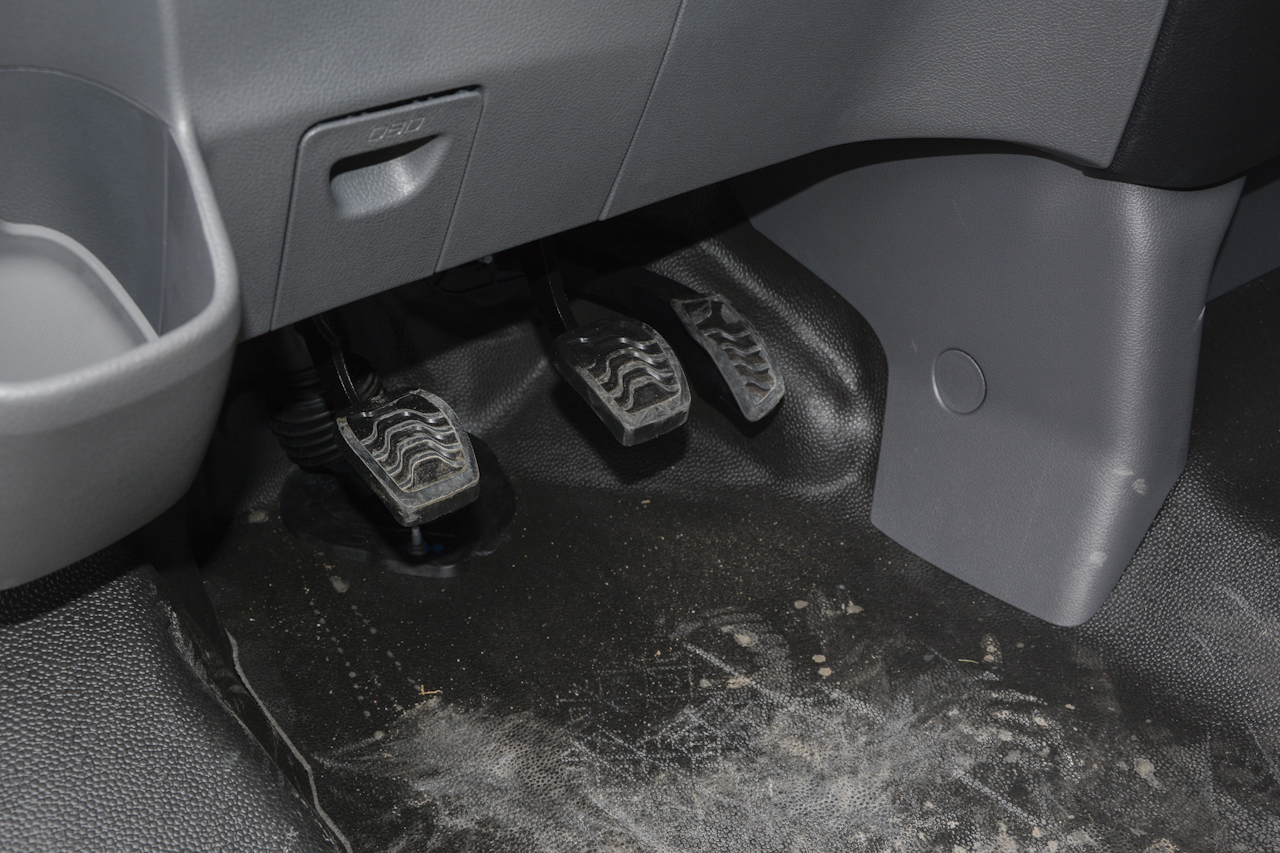 2017款新全顺2.0T中轴中顶柴油Diesel 5/6座Kombi国5