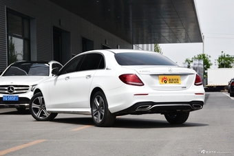 2018款奔驰E级改款2.0T自动 200L 运动型