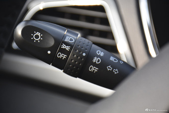 2016款长安欧尚1.5L手动豪华型