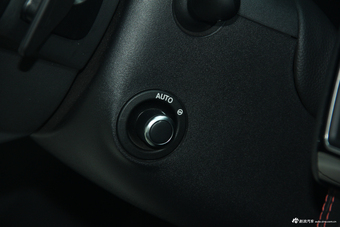 2016款捷豹F-PACE 2.0T自动R-SPORT运动版