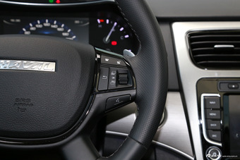 2017款哈弗H8 2.0T自动汽油四驱尊享型