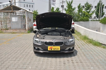 2018款宝马3系2.0T自动320Li 领先型豪华套装