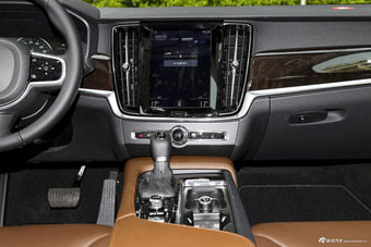 2017款沃尔沃S90 2.0T自动T4智远版