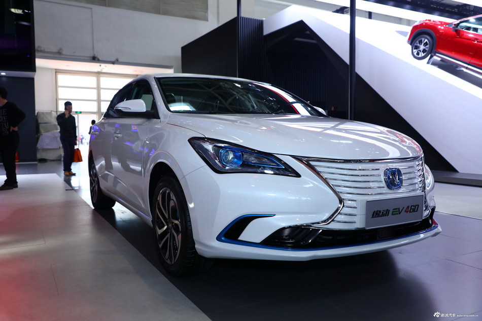 性价比很高长安汽车逸动新能源全国5.2折起预