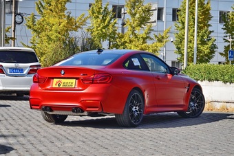 2018款宝马M4 3.0T 双离合双门轿跑车迷限量版