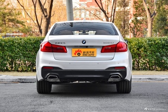 2018款宝马5系改款2.0T自动530Li领先型M运动套装
