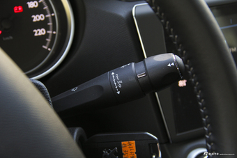 2018款东风标致408改款1.6T自动豪华版350THP